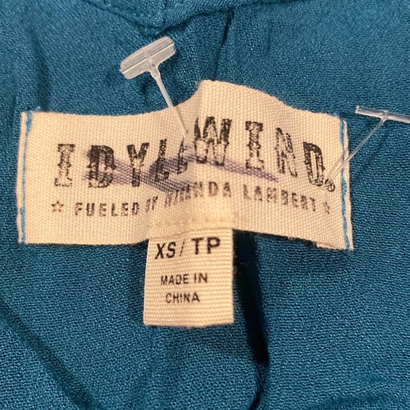 Idyllwind Women’s Sleeveless Blouse - Picture 2 of 3